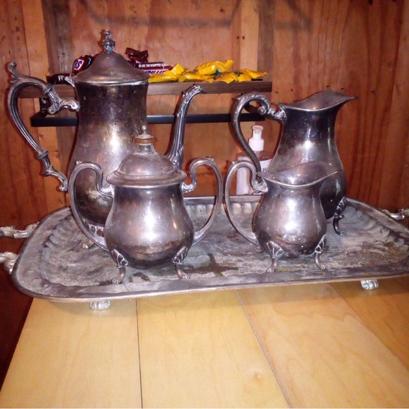 Antique Wm Rogers 800 Silver Tea set, includes all 4 pieces - Picture 3 of 3